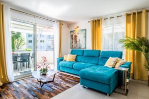 Zdjęcie z galerii obiektu Apartment with pool - 5min walk from beaches w Cannes