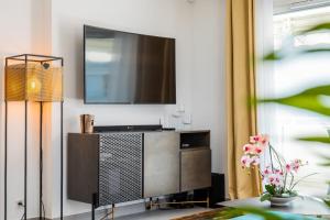 Zdjęcie z galerii obiektu Apartment with pool - 5min walk from beaches w Cannes +21 zdjęć