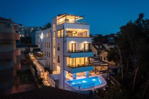 Swimmingpoolen hos eller tæt på Beach Villa Valentina + 51 billeder