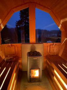 Fotografie z fotogalerie ubytování Romantic night in a dome tent lake view v destinaci Bjuråker
