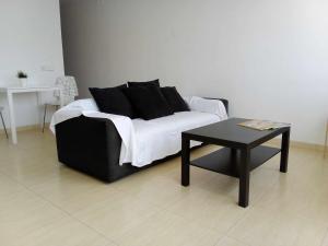 Ein Bett oder Betten in einem Zimmer der Unterkunft Apartamento de 1 dormitorio en Calle Vela