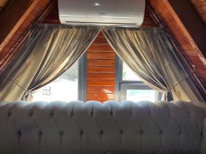 A seating area at Harmanlı Bungalov
