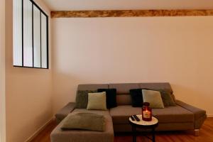 Fotografia z galérie ubytovania Chic and nenwly renovated apartment - central location v destinácii Marseille