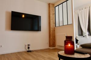 Fotografia z galérie ubytovania Chic and nenwly renovated apartment - central location v destinácii Marseille