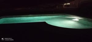 Bazén v ubytovaní Casa rural Paradise Holidays alebo v jeho blízkosti