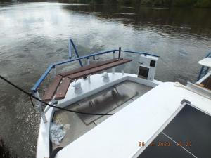 Uitzicht op een rivier vlak bij de boot