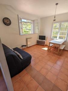 Fotografia z galérie ubytovania Appartement au calme avec extérieur et parking v destinácii Cuers