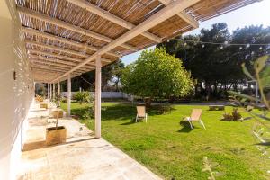 Ein Garten an der Unterkunft Masseria Rauccio