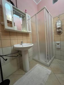 Ένα μπάνιο στο B&B Su Maimoni