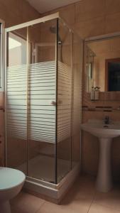 Un baño de Hostal Esfigueral