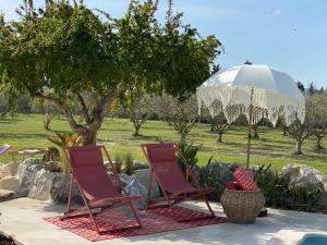 Taman di luar La maison des Amis