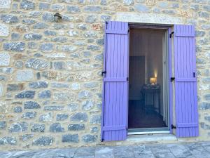 Fotografie z fotogalerie ubytování Mani family friendly, mountain house with parking v destinaci Oítilon