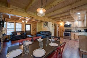 Nhà bếp/bếp nhỏ tại Woodland Escape