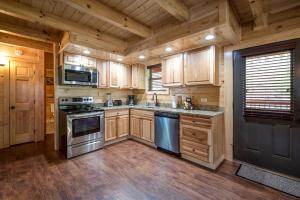 Nhà bếp/bếp nhỏ tại Woodland Escape +47 ảnh