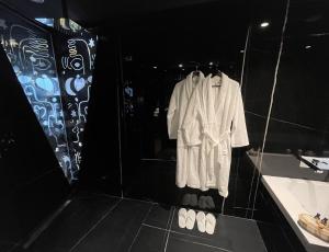 Koupelna v ubytování Arka Art Hotel