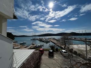 Landskap semula jadi dekat dengan apartmen