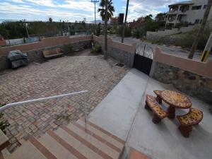 Το κτήριο όπου στεγάζεται  η παραθεριστική κατοικία