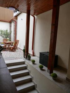 Posedenie v ubytovaní Várfal apartman
