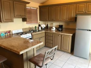 Η κουζίνα ή μικρή κουζίνα στο Casa Parra - One Bedroom San Felipe Rental +5 φωτογραφίες