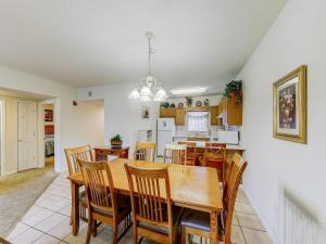 Greenbrier Getaway Whispering Pines 524廚房或簡易廚房