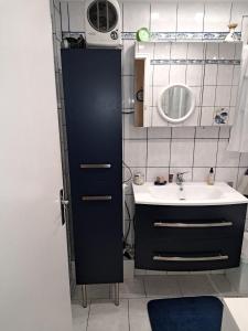 Ένα μπάνιο στο Chambre chez l’habitant chez Nadine +6 φωτογραφίες