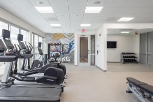 The fitness centre and/or fitness facilities at SpringHill Suites by Marriott Tucson at The Bridges