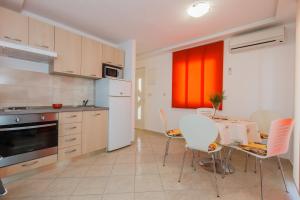 Kuchyň nebo kuchyňský kout v ubytování Apartments Viljac