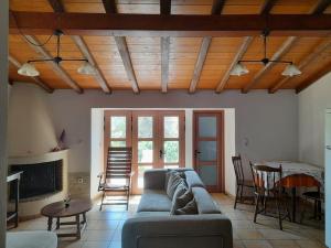 Et tv og/eller underholdning på Cozy House Spetses