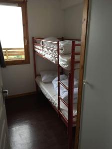 Posteľ alebo postele v izbe v ubytovaní Apt les luges pour 4 à 6 pers vue vallée wifi + 37 fotografií