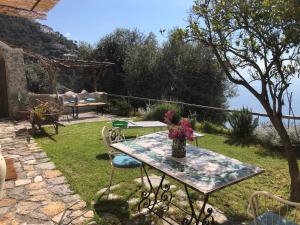 Gallery image of La casa dei ciucciarielli in Furore