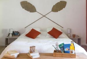 Postel nebo postele na pokoji v ubytování La Cour Souveraine -Chambre d'hôtes, La Sablonneuse