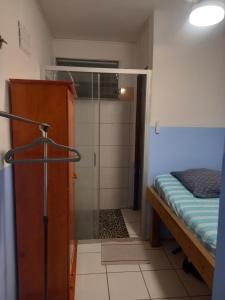 Postel nebo postele na pokoji v ubytování Niky house