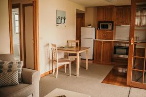 Kuchyň nebo kuchyňský kout v ubytování Otago Cottage + 24 fotografií
