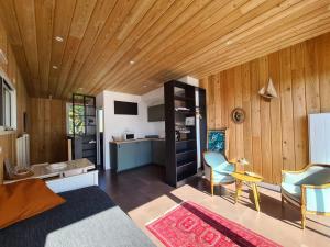 Posedenie v ubytovaní Studio lumineux avec loggia, à 50m de la plage, parking privé, proche commerces et restaurants - FR-1-306-1236 + 12 fotografií