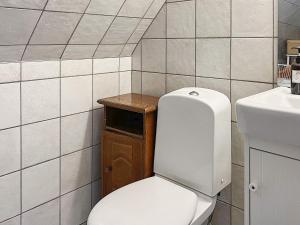 Kylpyhuone majoituspaikassa Holiday home Österhaninge
