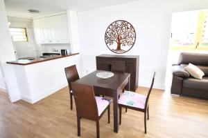 Kuchyň nebo kuchyňský kout v ubytování Apartamento con gran urbanización y piscina
