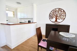 Kuchyň nebo kuchyňský kout v ubytování Apartamento con gran urbanización y piscina