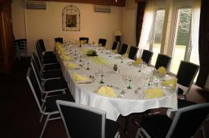 Photo de la galerie de l'établissement Hotel Restaurant Le Coquelicot, à Burnhaupt-le-Haut