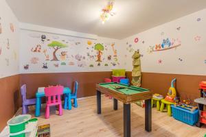 Afbeelding uit fotogalerij van Domki Letniskowe Corleone in Ostrowo