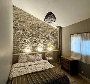 Postel nebo postele na pokoji v ubytování Charming 2Bed House near Sommiere south of France