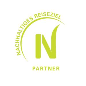 un logotipo para el revendedor y pantier de los fideicomisarios de Princeton en Best Western Premier Novina Hotel Regensburg en Regensburg