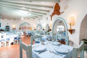 Ресторан / где поесть в Hotel Stefania Boutique Hotel by the Beach