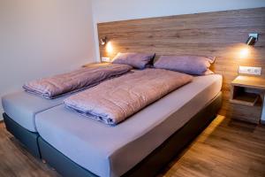 Postel nebo postele na pokoji v ubytování Gästezimmer Düll