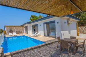 Fotografie z fotogalerie ubytování Cozy Villa Mari with Pool in Peaceful Nature Kalkan-KAŞ v destinaci Kaş