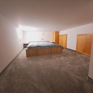 Postel nebo postele na pokoji v ubytování Lucija family apartment