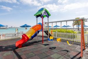 Herní místnost nebo prostor pro děti v ubytování RAKvista Beach Residence- Marjan Island