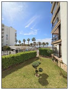 Vonkajšia záhrada v ubytovaní APARTAMENTO CENTRICO JUNTO AL MAR - WIFI FREE