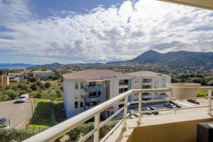 Nespecifikovaný výhled na hory nebo výhled na hory při pohledu z apartmánu