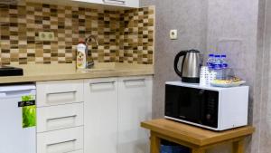 Bursa Suites Apart Otel的厨房或小厨房