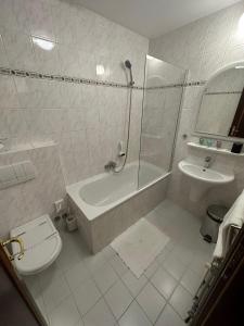Koupelna v ubytování Hotel Radnice